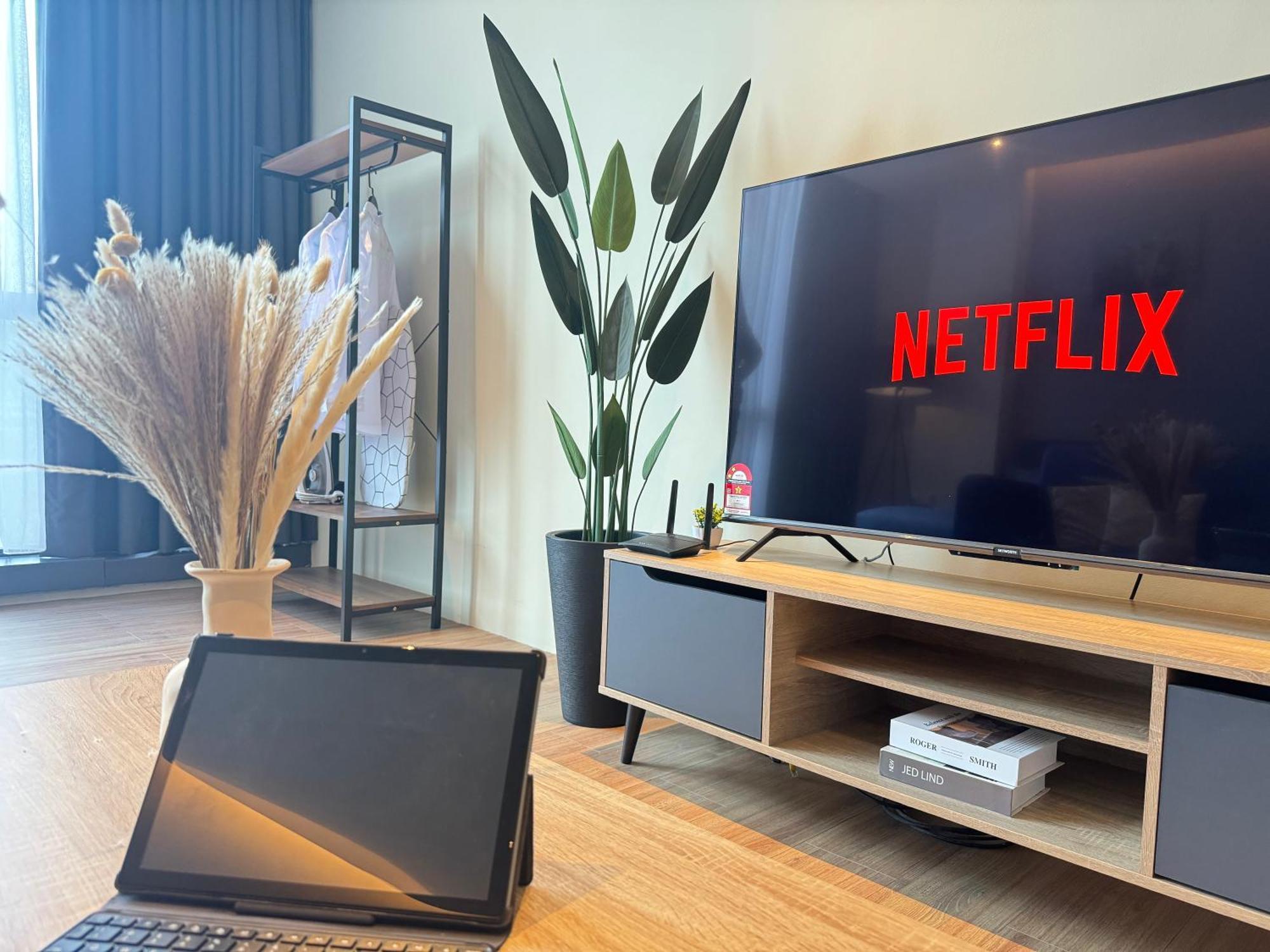 The Tinto Netflix Screen & Sleep - Bangsar South Mid Valley Kuala Lumpur Exterior photo