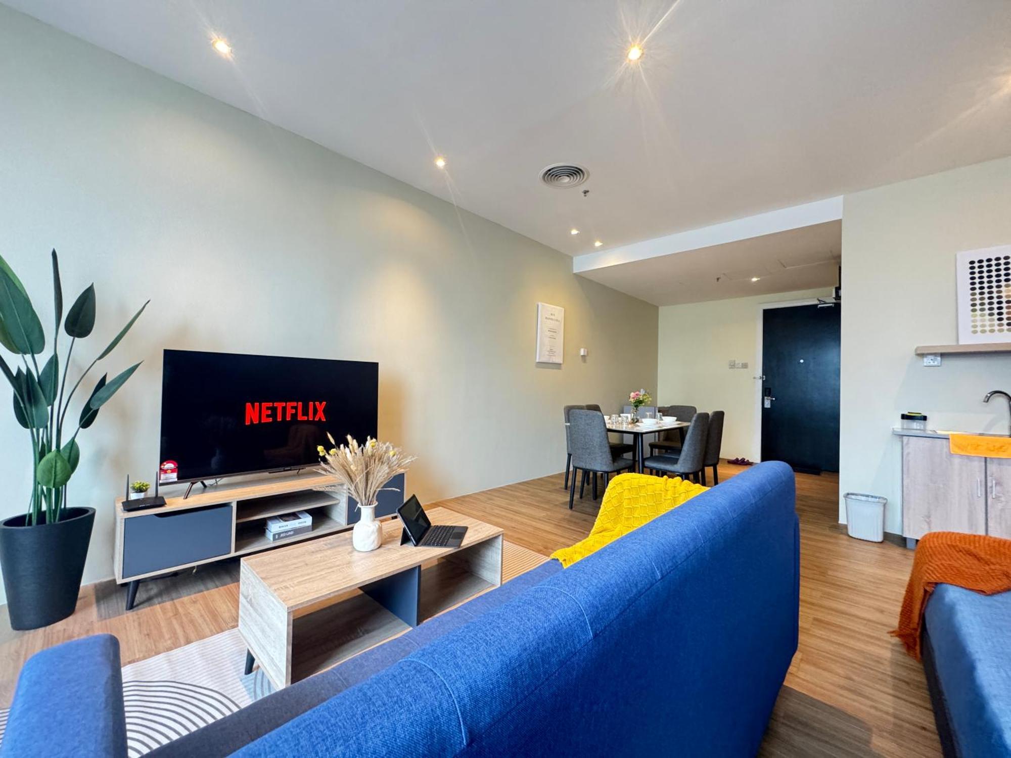 The Tinto Netflix Screen & Sleep - Bangsar South Mid Valley Kuala Lumpur Exterior photo
